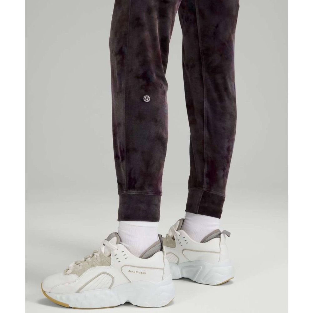 Lululemon Ready to Crush High-Rise Velour Jogger Purple Velvet Sweatpants 8 - Picture 3 of 16